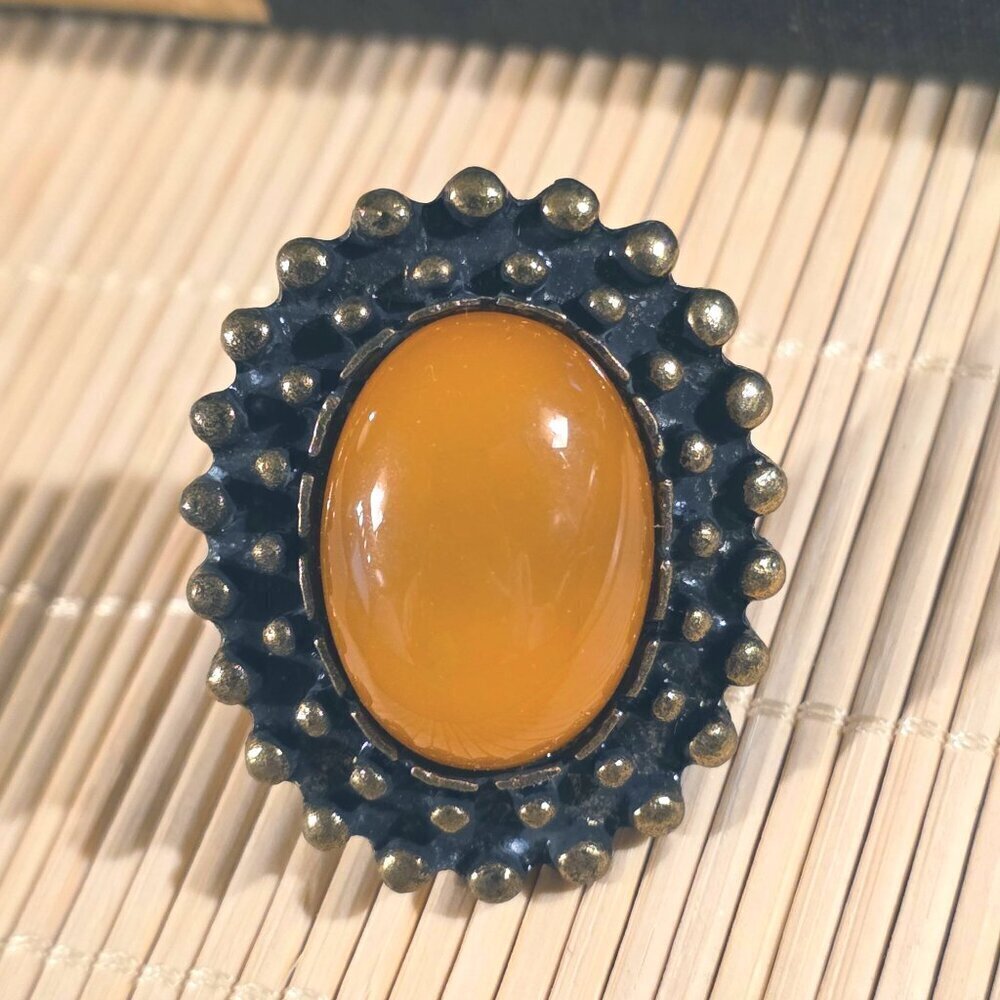 Bold Vintage 90s Bronze and Orange Oval Cabochon Ring with Gothic Raised Dots
